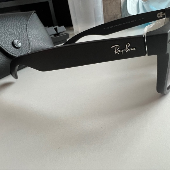 Ray-Ban New wayfarer sunglasses - Picture 2 of 4
